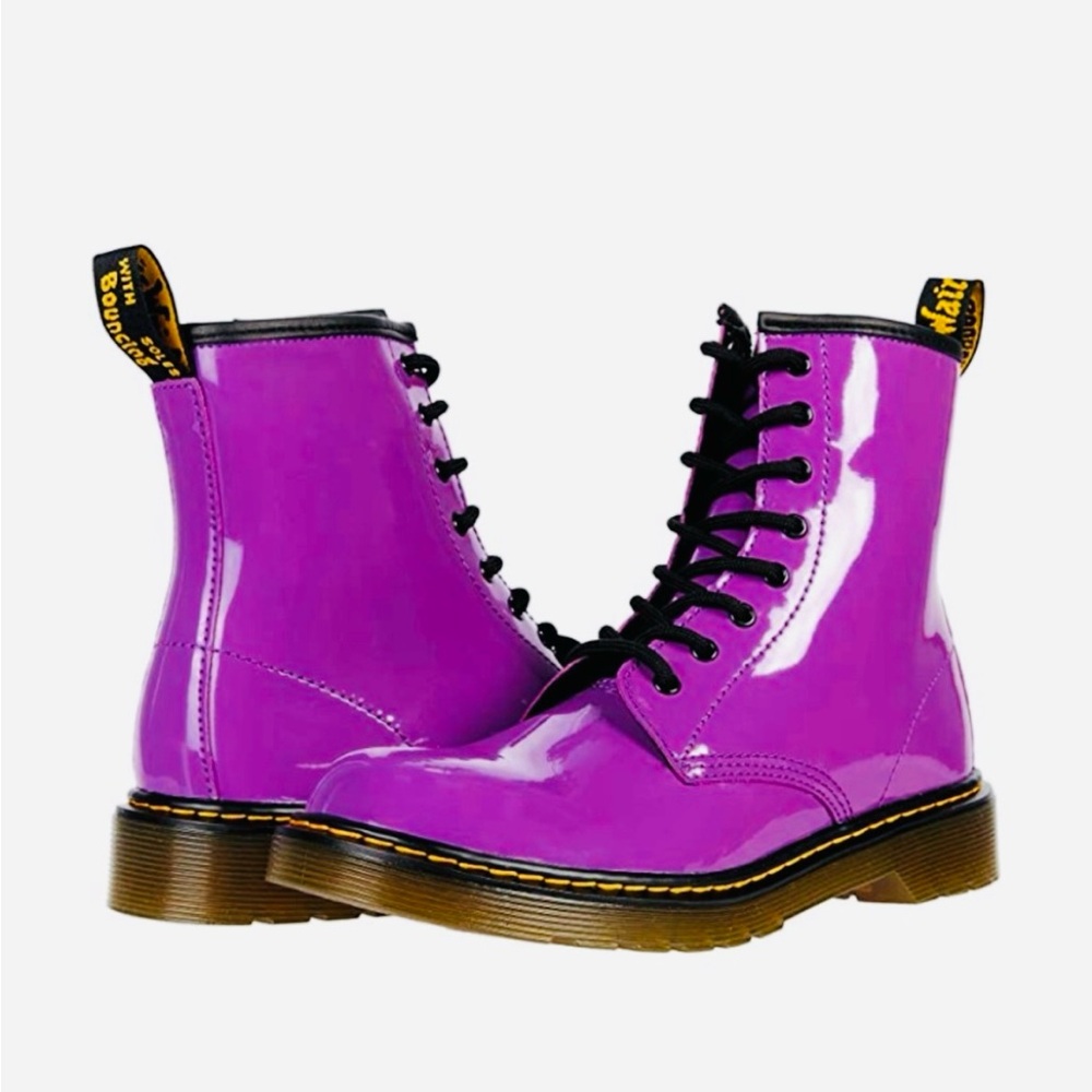 Dr Martens 1460 purple patent leather lace up boots! W Size 8!